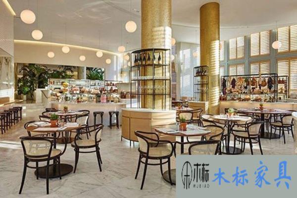 為什么新餐廳要先定餐桌椅后裝修？ 