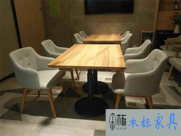餐廳桌椅定制得尺寸常規(guī)在多少比較合適? 餐廳桌椅定制得尺寸常規(guī)在多少比較合適?